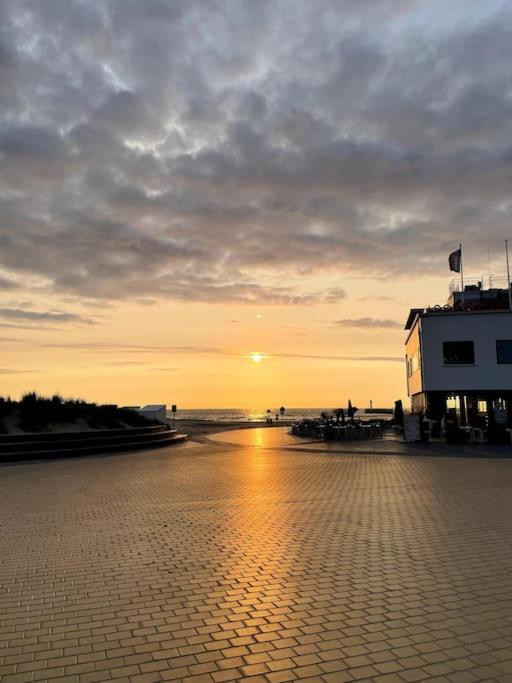 Safari - Modern, Vernieuwd App Met Zicht Op Zee Appartement Nieuwpoort